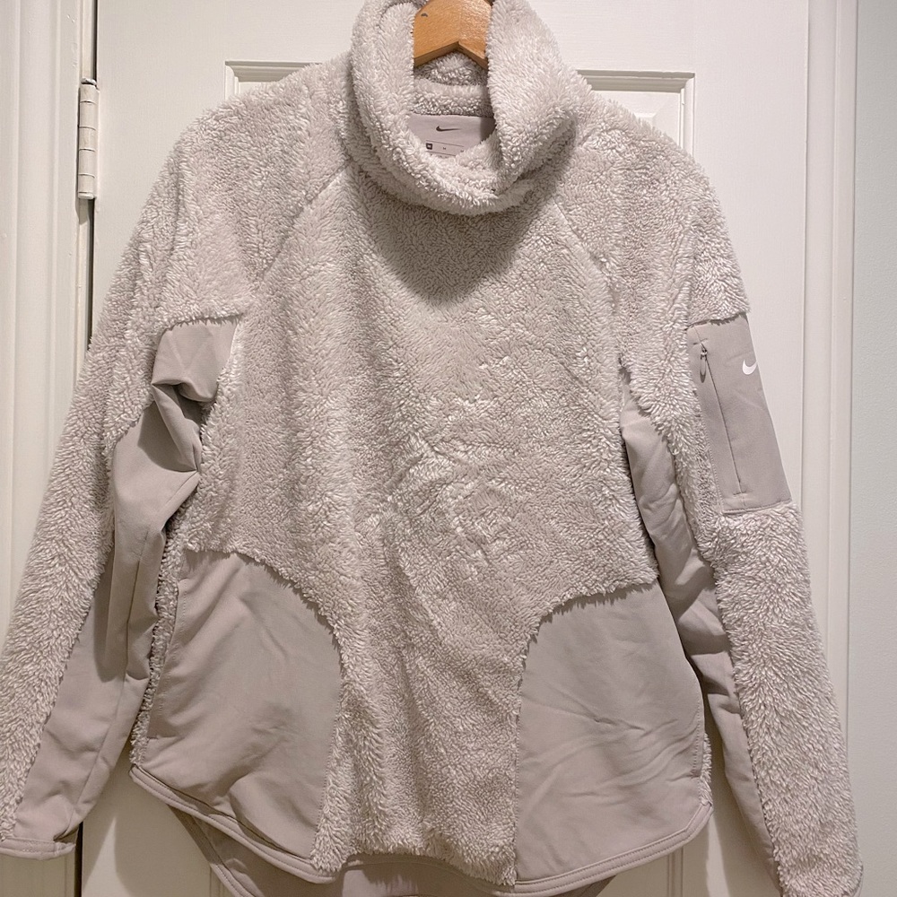 Nike Loose Fit Women’s Pullover Training Fleece Jacket  M Bone Running Sherpa